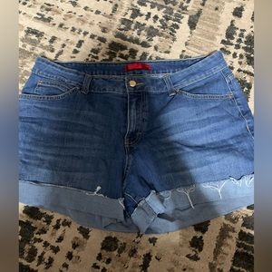 Jennifer Lopez shorts